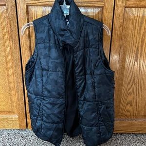 Zyia Camo vest